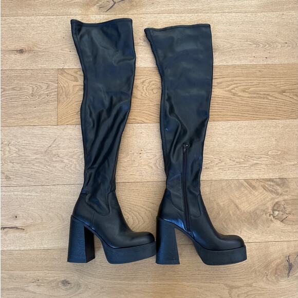 NBD x Raye - Rylee Over The Knee Platform Boots in Black - Picture 2 of 8